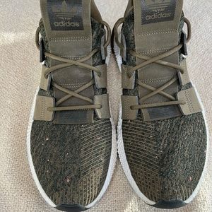 Mens Adidas Originals like new